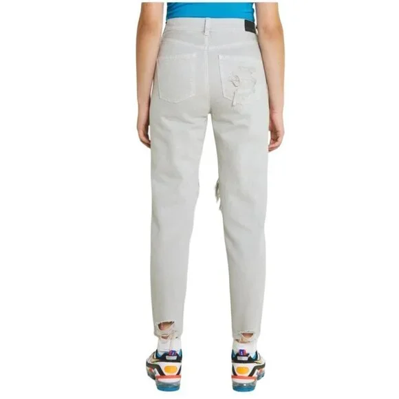 American Eagle Ripped  Mom Jean - Picture 2 of 7